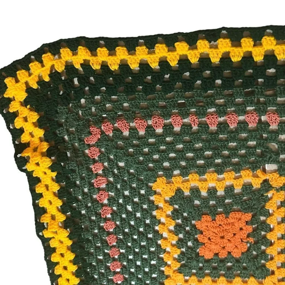 ‎Vintage Handmade Crochet Blanket 31.5 X 33 inches